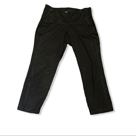 Old Navy Cropped Leggings - Picture 3 of 7